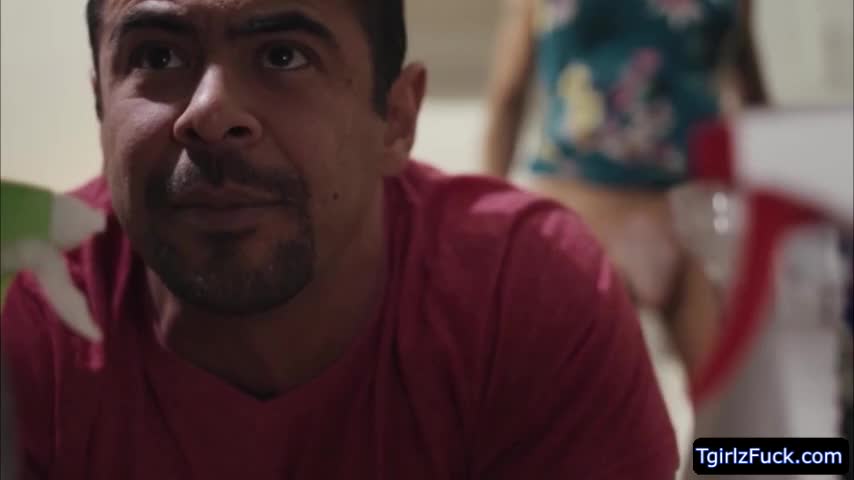 Watch Busty tbabe Foxxy bangs Draven Navarros asshole from behind Shemale Porn Videos | TranSexBig.