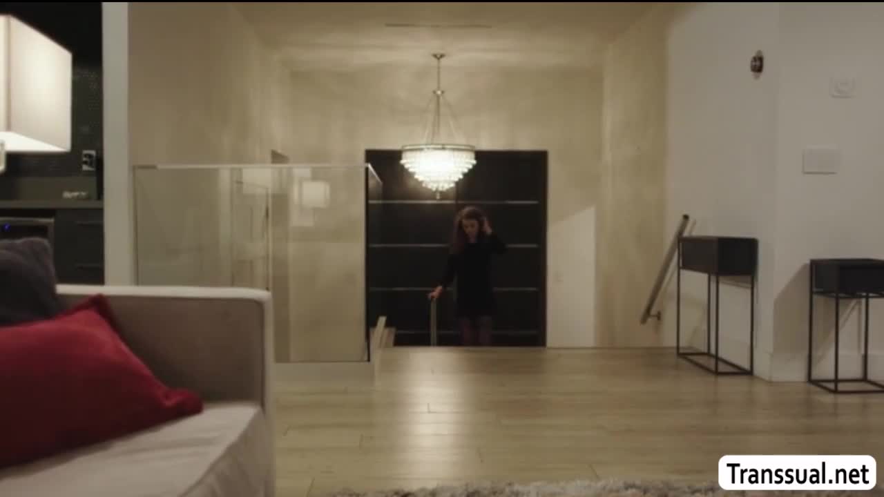 Watch TBabe Nicole tries sucking dudes boner Shemale Porn Videos | TranSexBig.