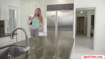TBabe Marissa Minx didnt expect to gets satisfied the way dude fucks