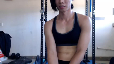 Sexy fit babe gets a workout in before rubbing one out