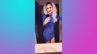 Gorgeous Tranny Gives Grindr Daddy A Blowjob Till He CU