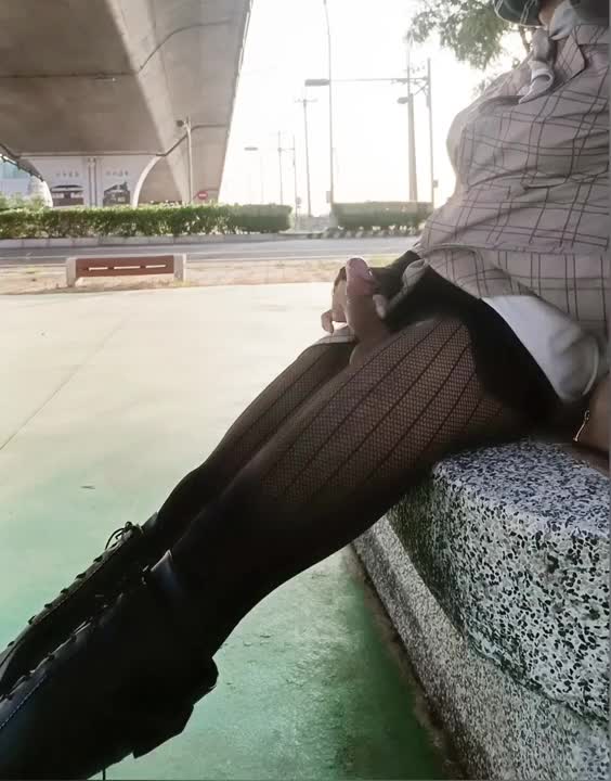 Watch A car pulled up behind me and I ejaculated (00:47) Shemale Porn Videos | TranSexBig.