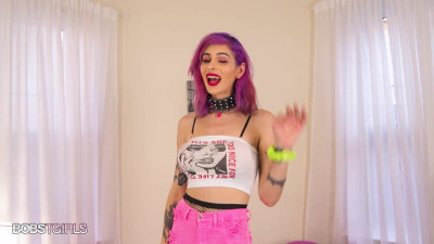 BOBS-TGIRLS.COM: Dirty Dahlia Does Dildos