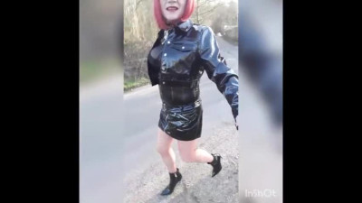A bitch trav on the road again