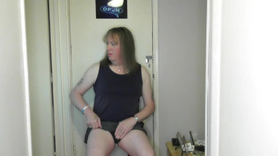 Trans girl Sarah masturbating till she shoots her load of cum