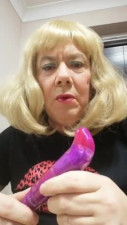 Davina showing how she sucks cock