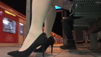 Crossdresser Selfbound at train station