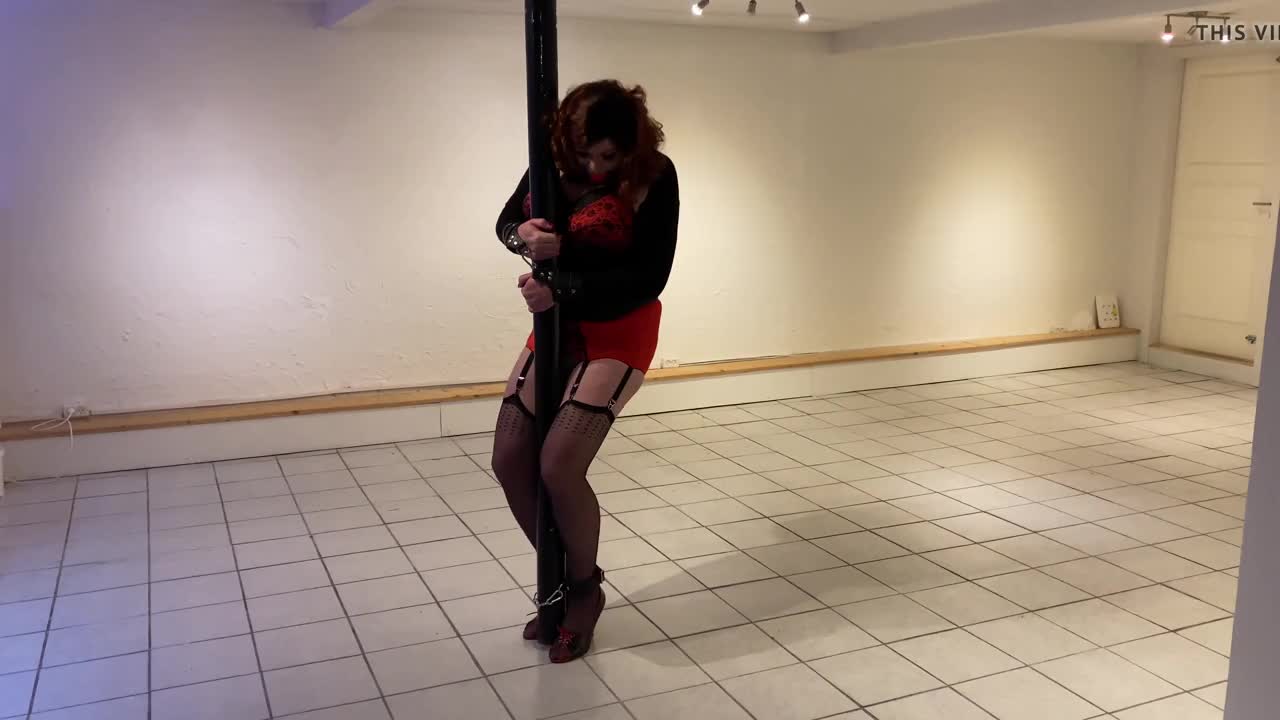 Watch Pole Bondage Posing For The Camera! Shemale Porn Videos | TranSexBig.