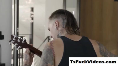 Trany Casey Kisses geTranssexual fucked