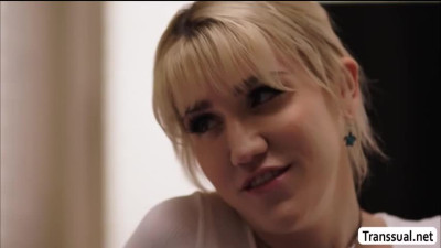 TBabe Lena Kelly didnt expect to suck and gets fuck by dudes bigdick