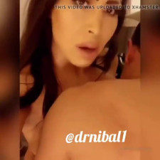 arab shemale gets her dic suced