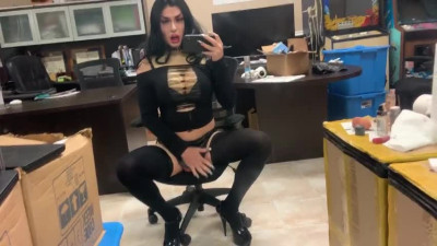 Nasty tgirl crossdresser Chrissy Cocoabutter teases her cock