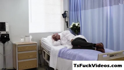 Shemale Dr Nikki Vicious fucks