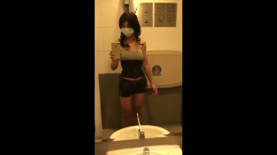 She Jerk herself Off in a Disco ToiletxhgpC