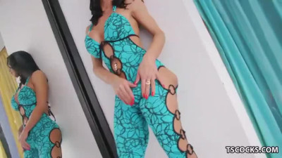 TS Luana Silveira and Alex sharing a booty girl