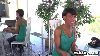 Malibu Barby fingering her own asshole