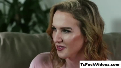 Horny Ts Sophia Bangs Kayleighs Pussy