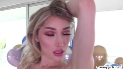 Tattooed Tbabe Luna Love barebacked big guys big cock