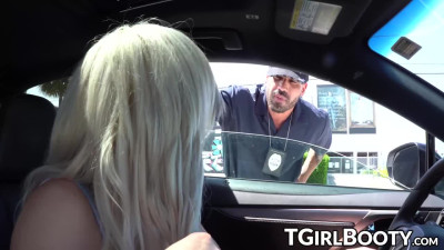 Bubble butt Latina anal fucks hunky cop to avoid jail time