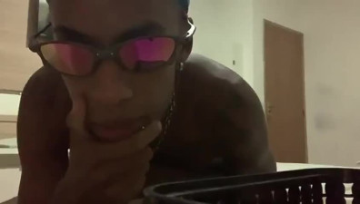 comendo a travesti tatuada
