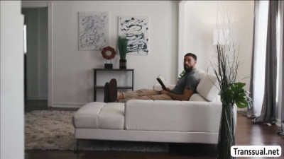 Stepdad didnt expect TBabe Ella Hollywood will spread her leg in front of him