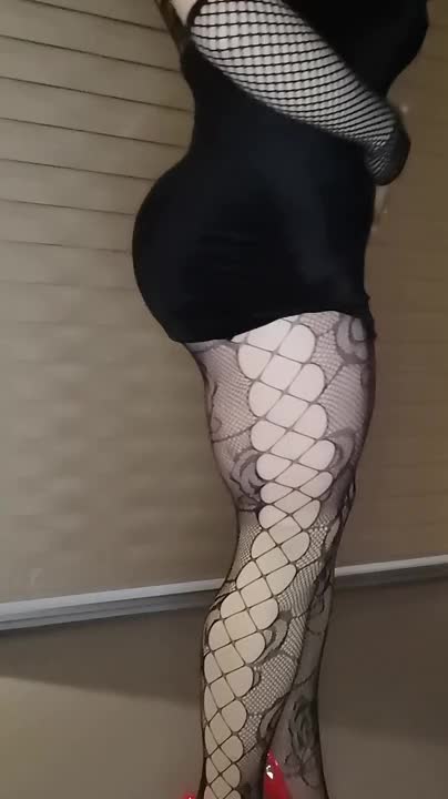 Watch Sexy crossdresser in highheels black minidress and stockings girl facemask Shemale Porn Videos | TranSexBig.