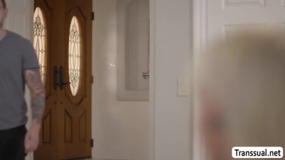 Tgirl stepsis gives her stepbrother a hard head