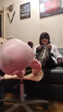 Footslaves for CD