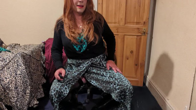 Slut Secretary Enjoys Toy & Cum