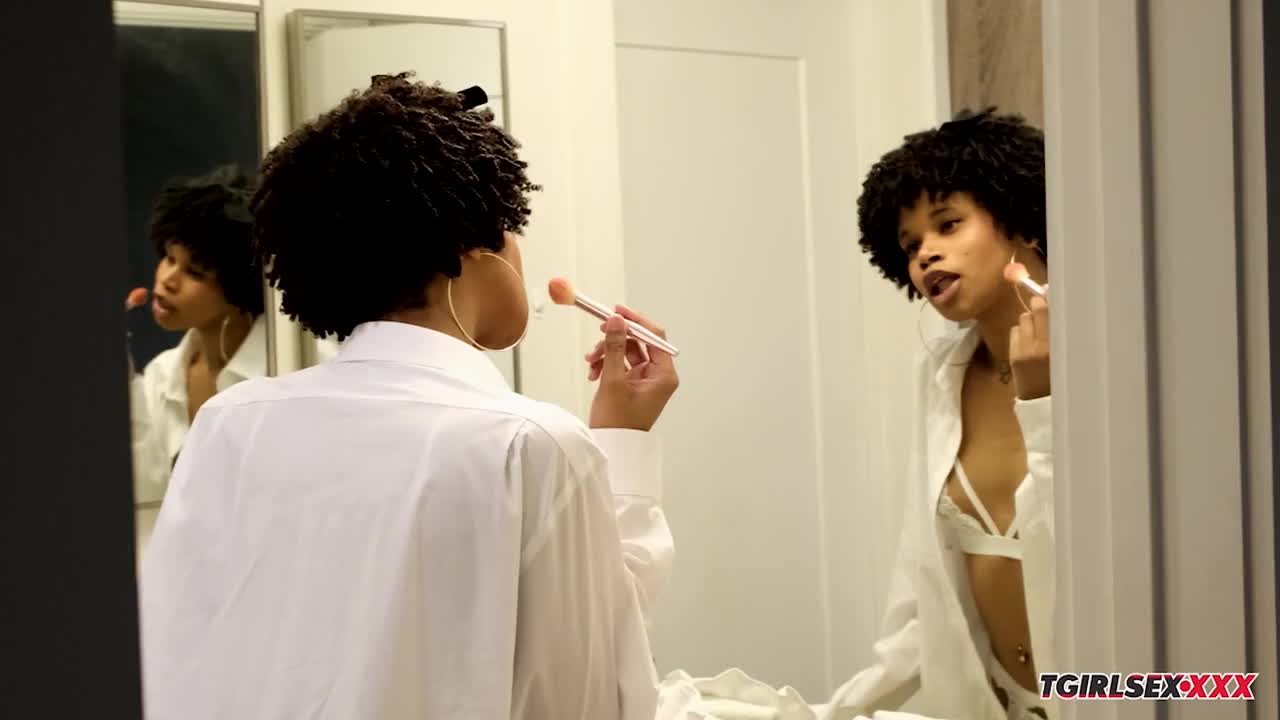 Watch TGIRLSEX.XXX: Cloudy Vi Breaks the Internet (Again) Shemale Porn Videos | TranSexBig.