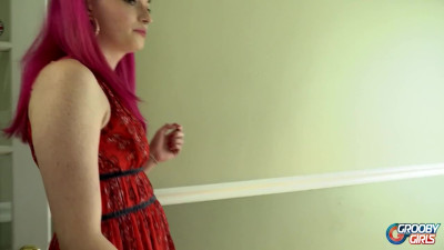 GROOBYGIRLS: Natalie Stone Fucks Herself!