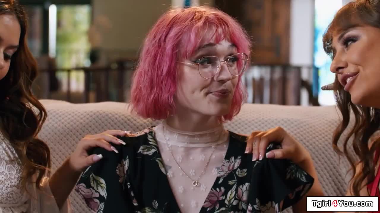 Watch Devil and angel share small tits shemale Claire Tenebrarum Shemale Porn Videos | TranSexBig.