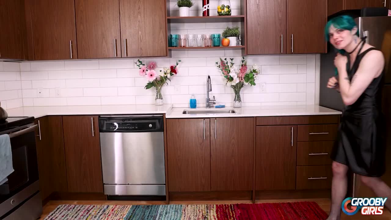 Watch GROOBYGIRLS: Sierra Bee Returns Shemale Porn Videos | TranSexBig.