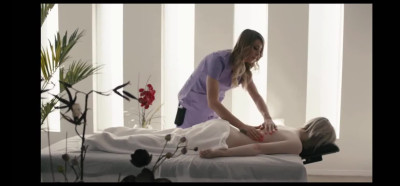 Sexy massage from one shemale to another
