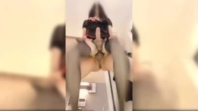 she cums thanks to anal penetration