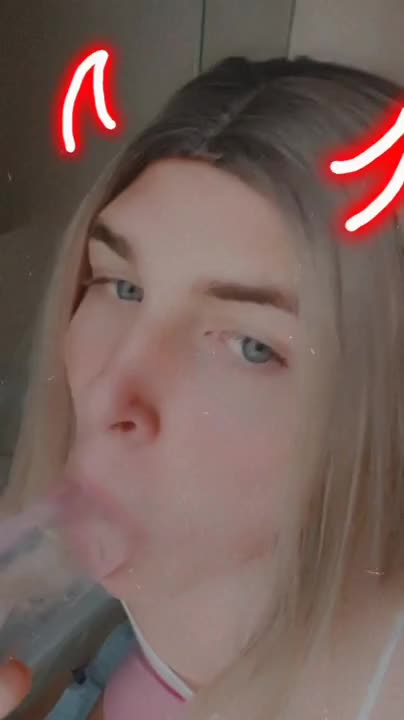 Watch Vanessa sucks dildo Shemale Porn Videos | TranSexBig.