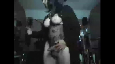 Serving Queen Orleans