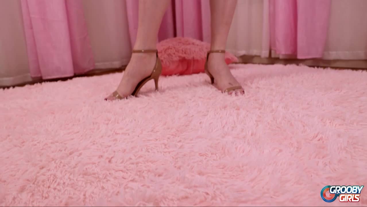 Watch GROOBYGIRLS: Lay Lianna Lay Shemale Porn Videos | TranSexBig.