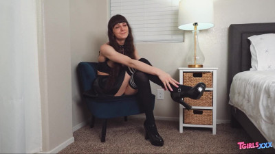 TGIRLS.XXX: Livi Doll Leathered Up