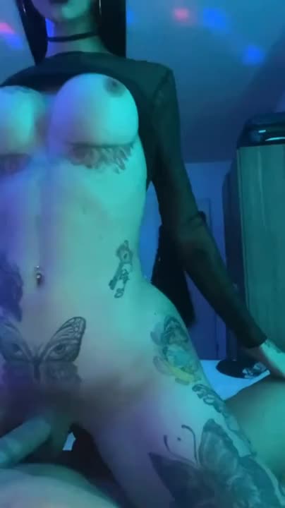 Watch Name of this beauty?? Shemale Porn Videos | TranSexBig.