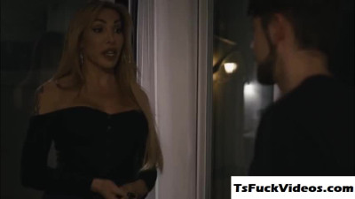 juggs tranny mom rides stepsons huge rod before leaving