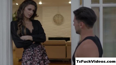 dark tbabe jade venus deepthroats with barebacks dudes