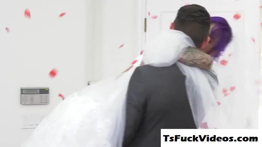 Watch tranny bride tranny foxxy facesits her husband with get Shemale Porn Videos | TranSexBig.