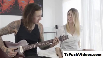 tranny white casey tongues analed by her rockstar boyfr