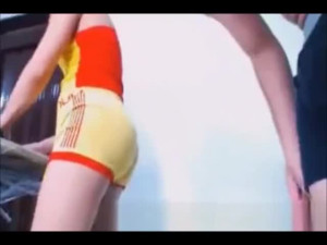 Fucking her ass standing up on cam