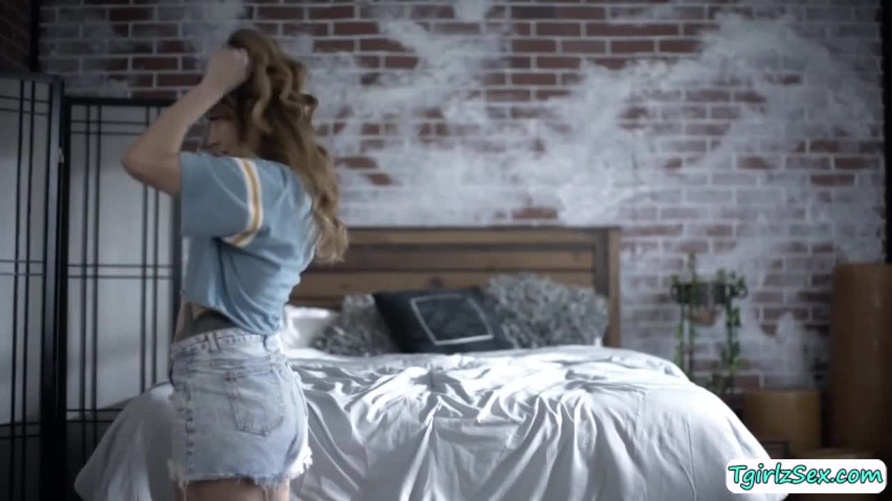 Watch Transgender stepmom Lucy Hart bangs her wet pussy stepdaughter Vanessa Shemale Porn Videos | TranSexBig.