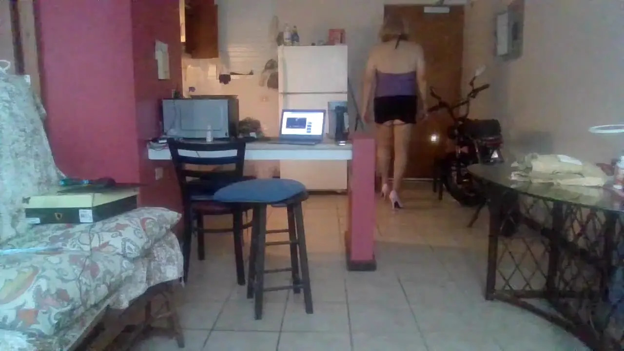 Watch Many men have told me I have beautiful legs Shemale Porn Videos | TranSexBig.