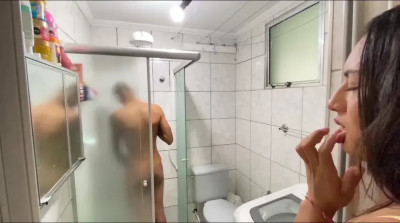 I Went to Take a Shower with My Boyfriend