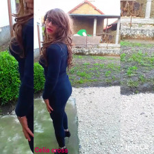 Belle petite salope trans shemale pute a bite travesti francaise celia cross