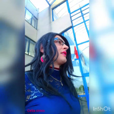 Belle petite salope trans shemale pute a bite travesti francaise celia cross
